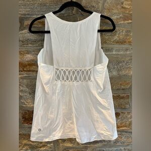 Lululemon Sweaty or Not Tank White Size 8 Slim Fit Luxe Fabric